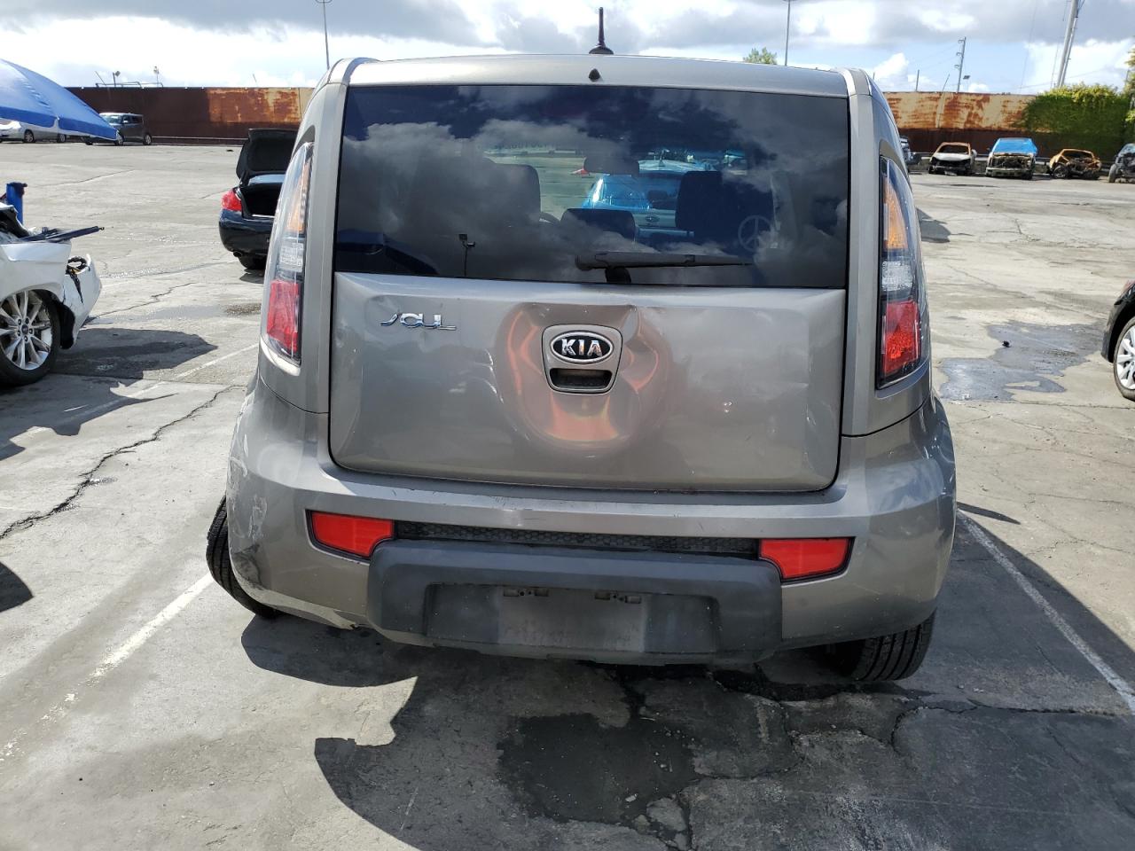 KNDJT2A25B7274165 2011 Kia Soul +