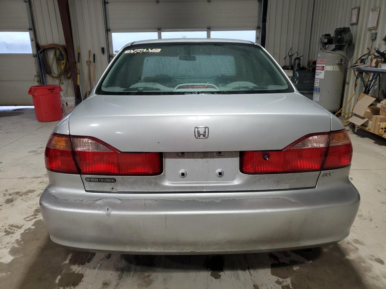 JHMCF8648YC000227 2000 Honda Accord Dx