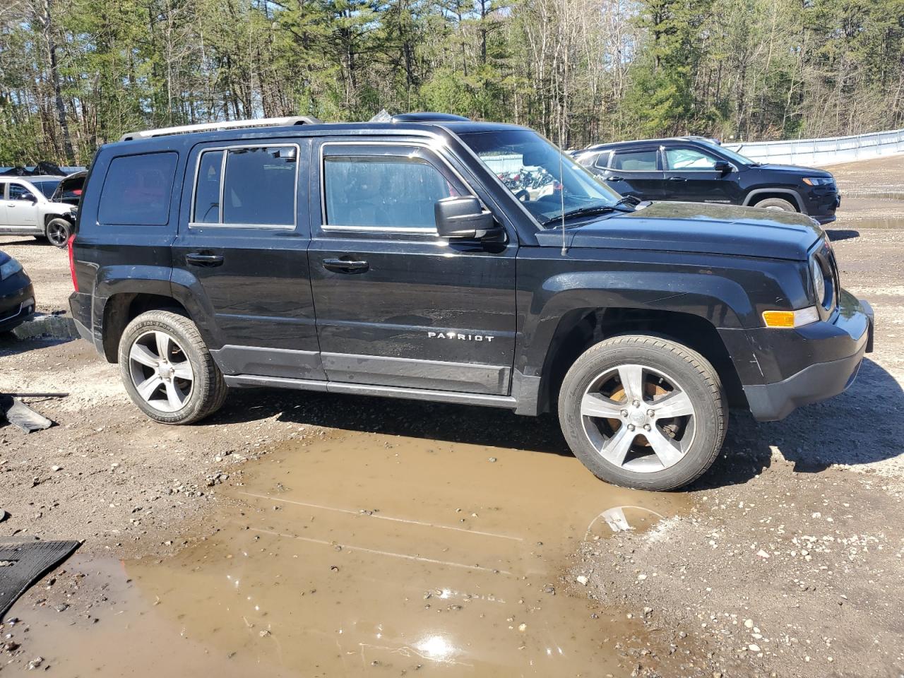 2016 Jeep Patriot Latitude vin: 1C4NJRFB3GD581156