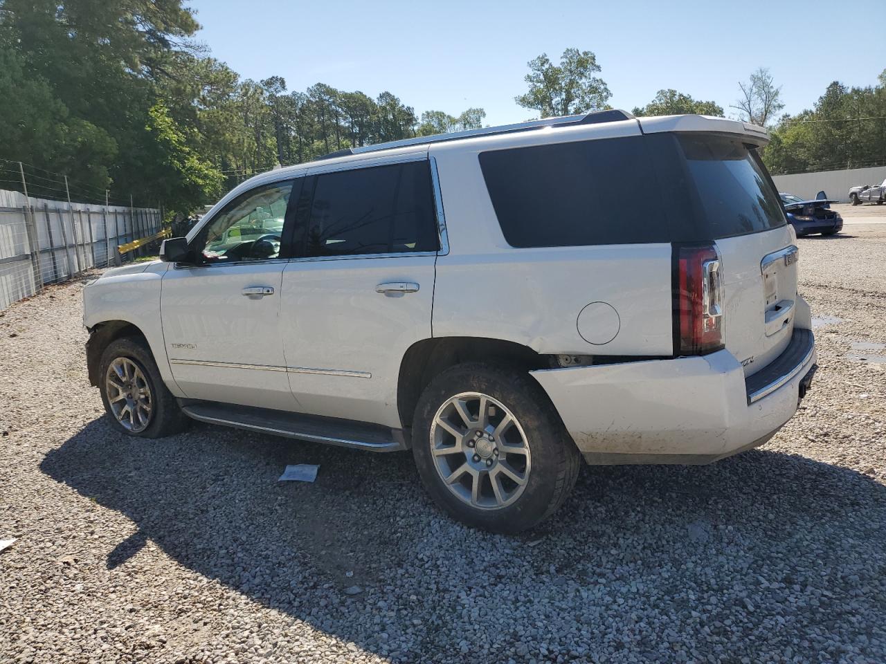 2017 GMC Yukon Denali vin: 1GKS1CKJ9HR308552