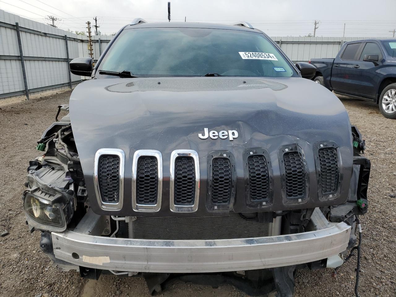 2017 Jeep Cherokee Latitude vin: 1C4PJLCBXHW574446