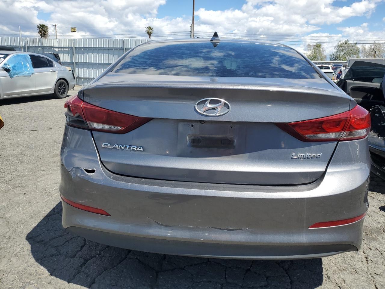 2017 Hyundai Elantra Se vin: KMHD84LF4HU185963