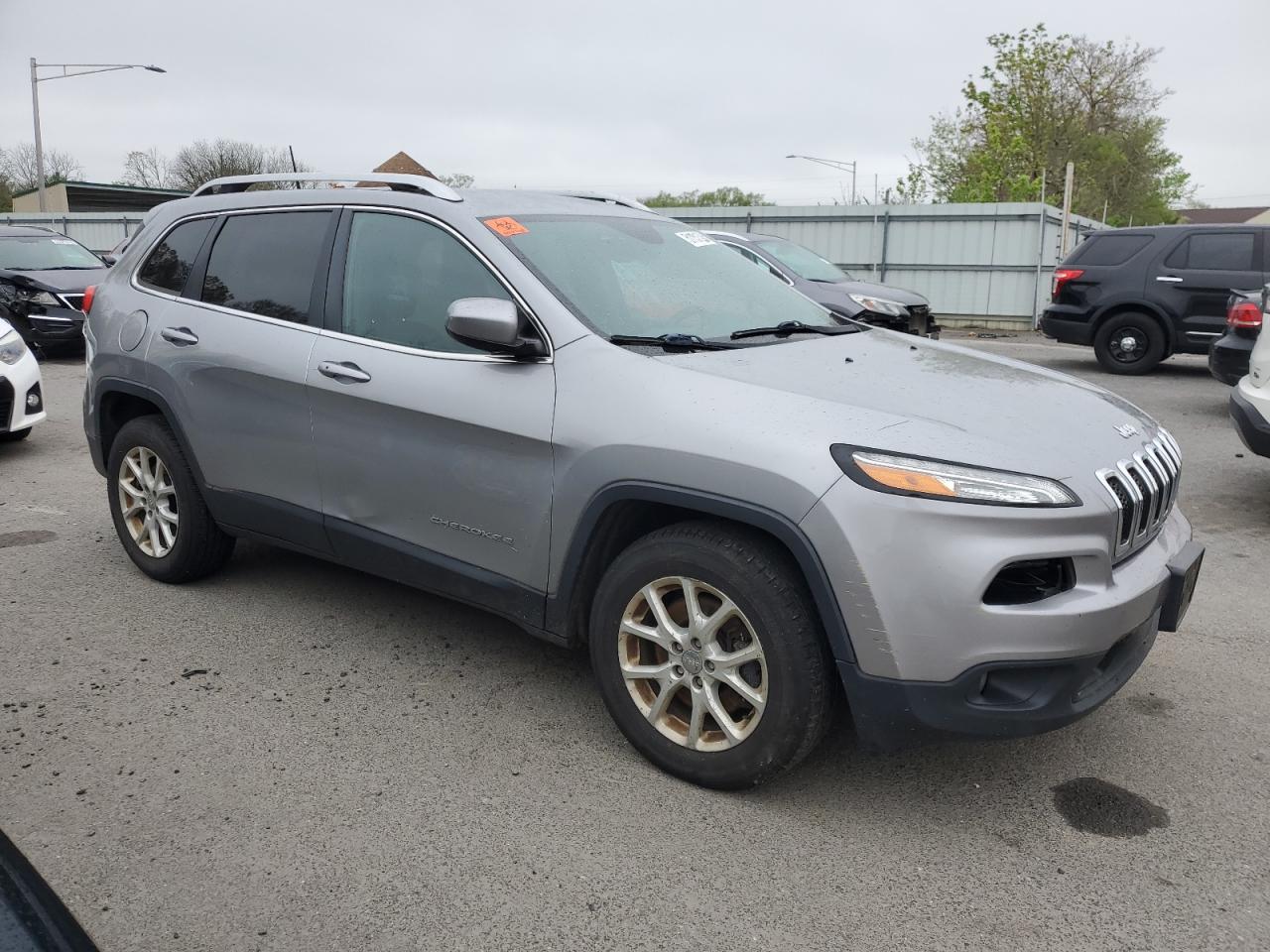 2016 Jeep Cherokee Latitude vin: 1C4PJMCS2GW251934