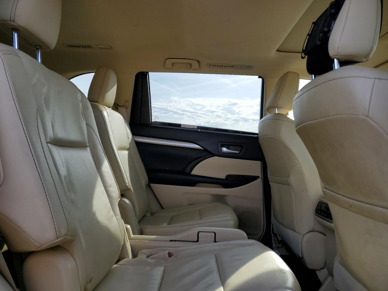 5TDJKRFH6FS133206 2015 Toyota Highlander Xle