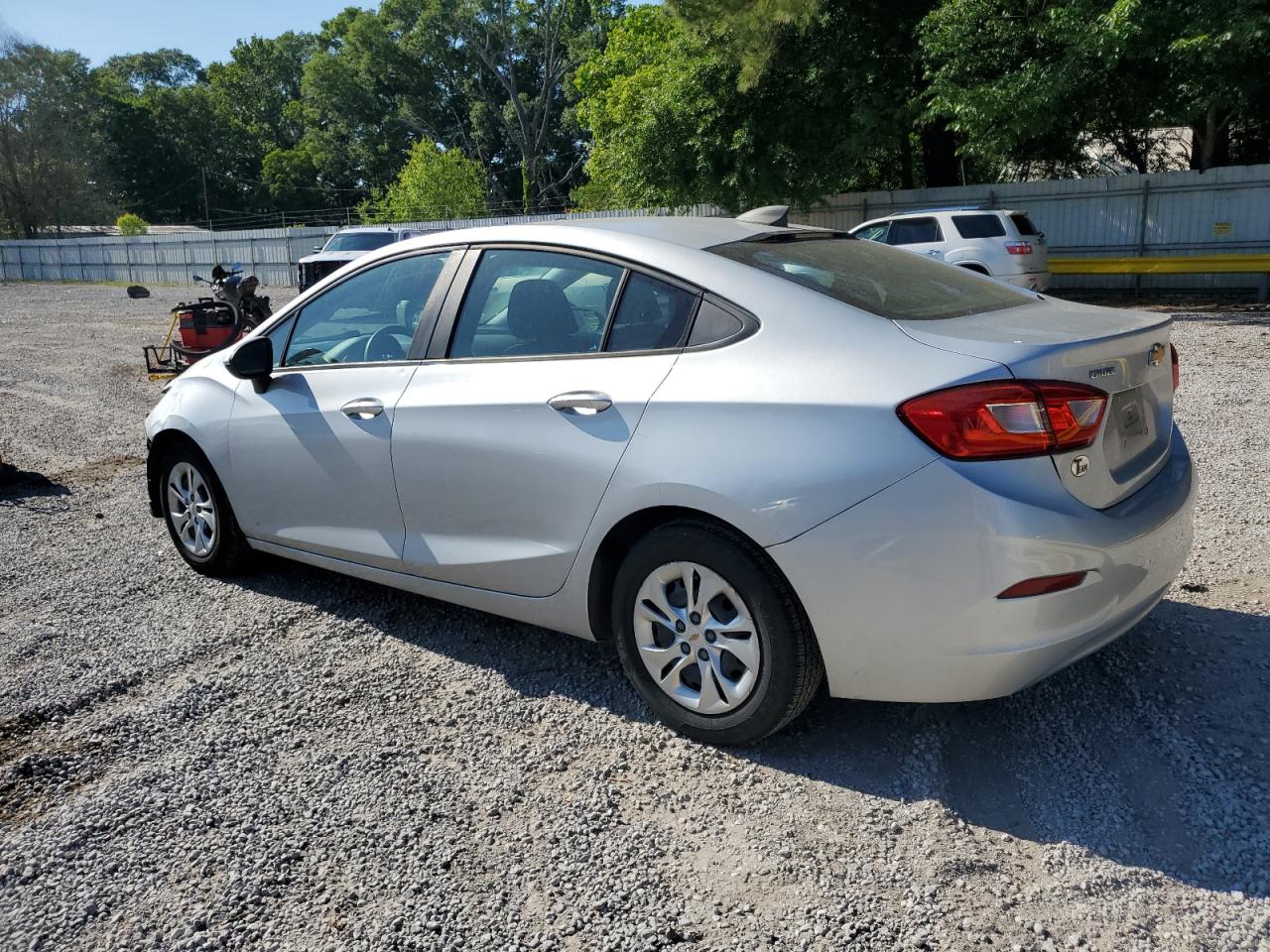 2019 Chevrolet Cruze vin: 1G1BJ5SM2K7104561