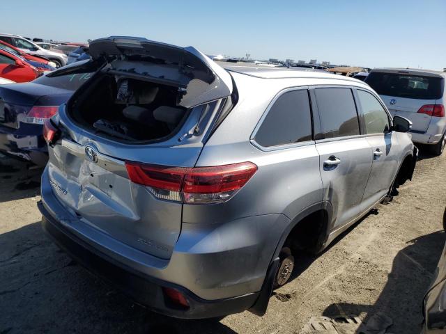 VIN 5TDJZRFH8HS444361 2017 Toyota Highlander, SE no.3