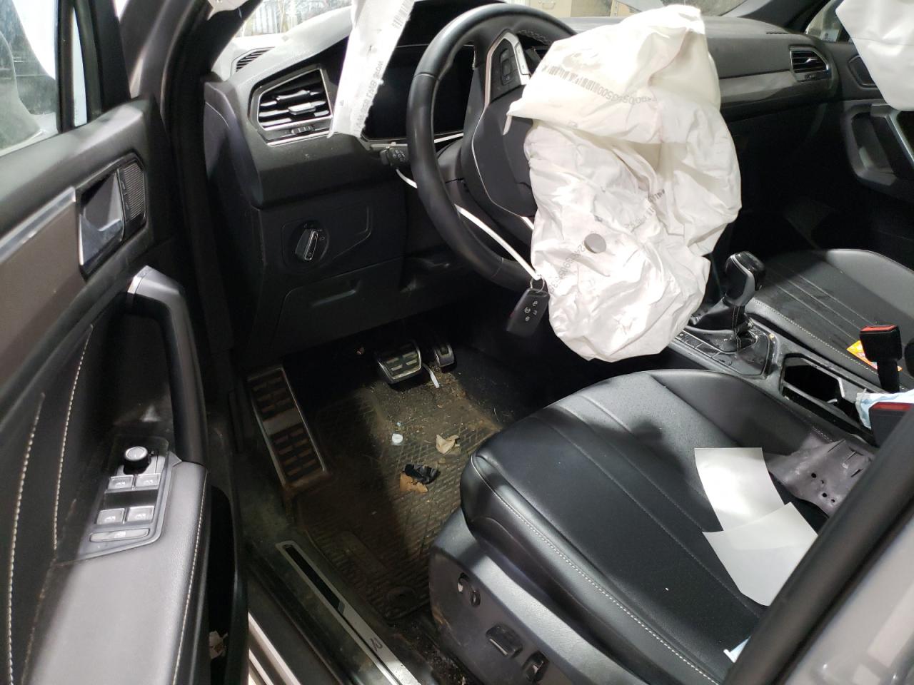 3VVCB7AX1PM058641 2023 Volkswagen Tiguan Se R-Line Black