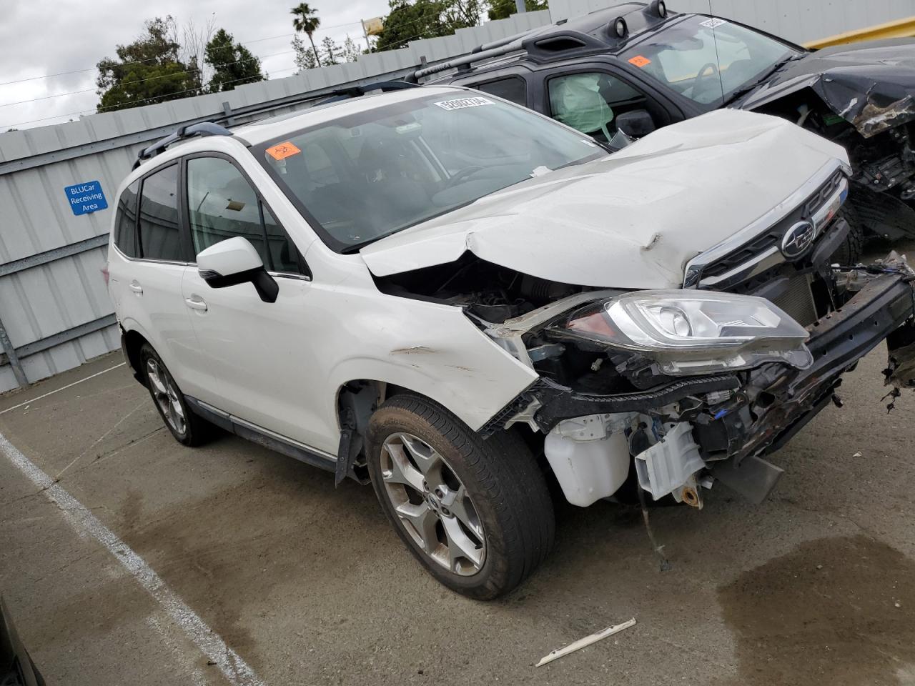 2018 Subaru Forester 2.5I Touring vin: JF2SJAWC0JH579718