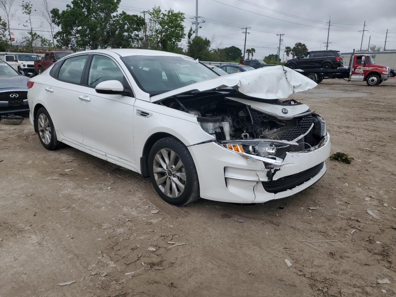 5XXGT4L35JG273597 2018 Kia Optima Lx