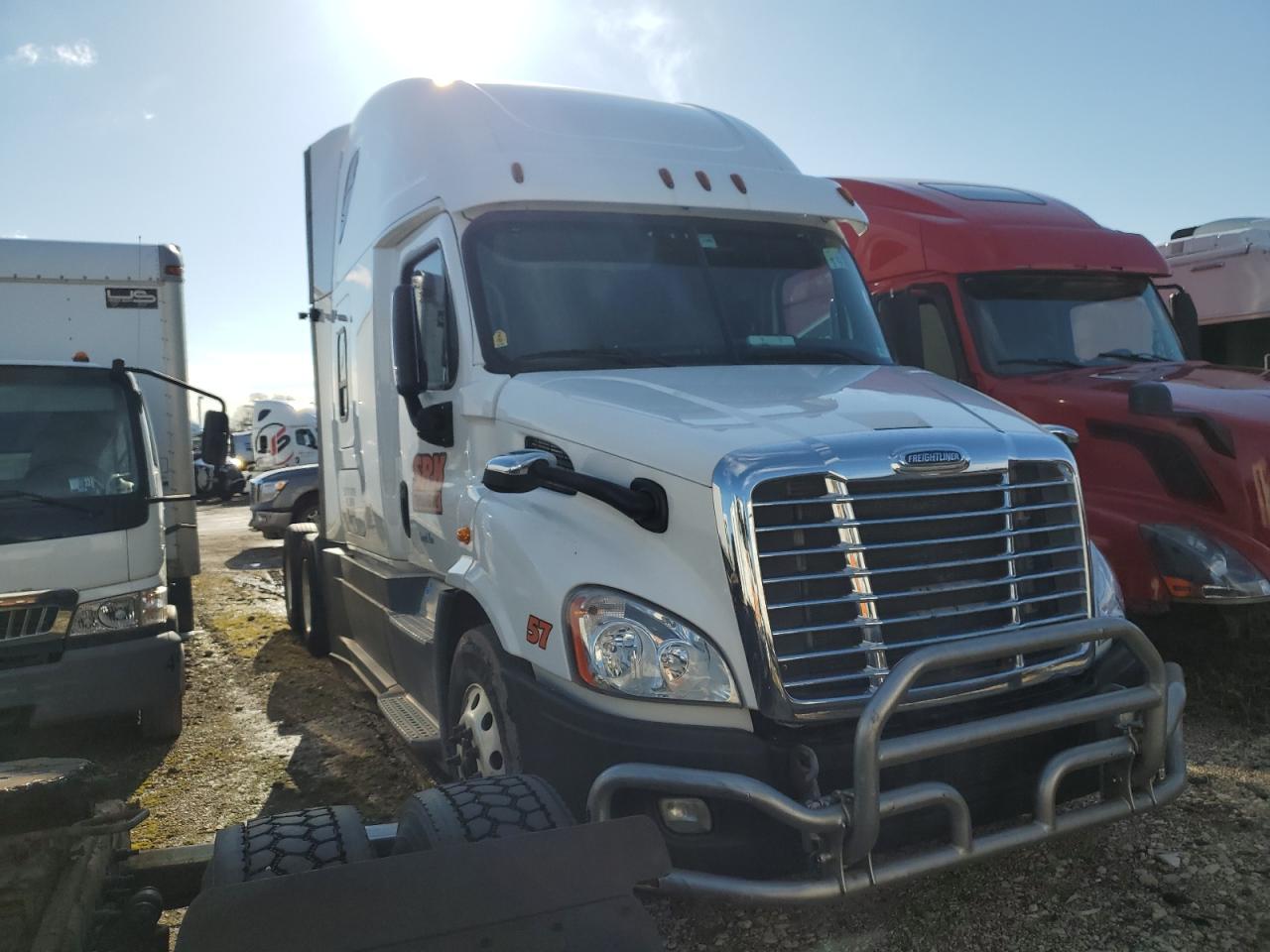 Lot #2468386713 2018 FREIGHTLINER CASCADIA 1