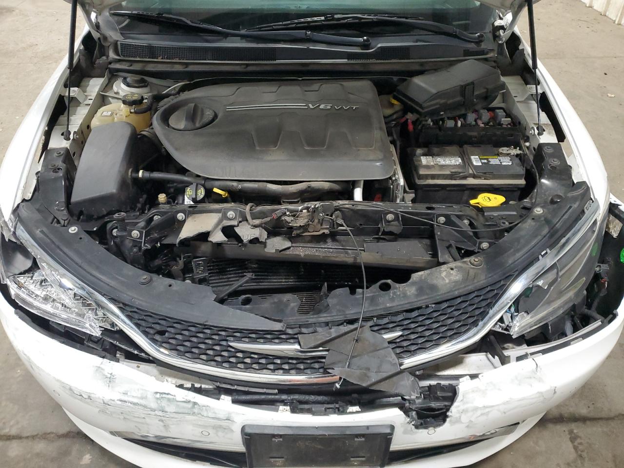 1C3CCCCG5FN520208 2015 Chrysler 200 C