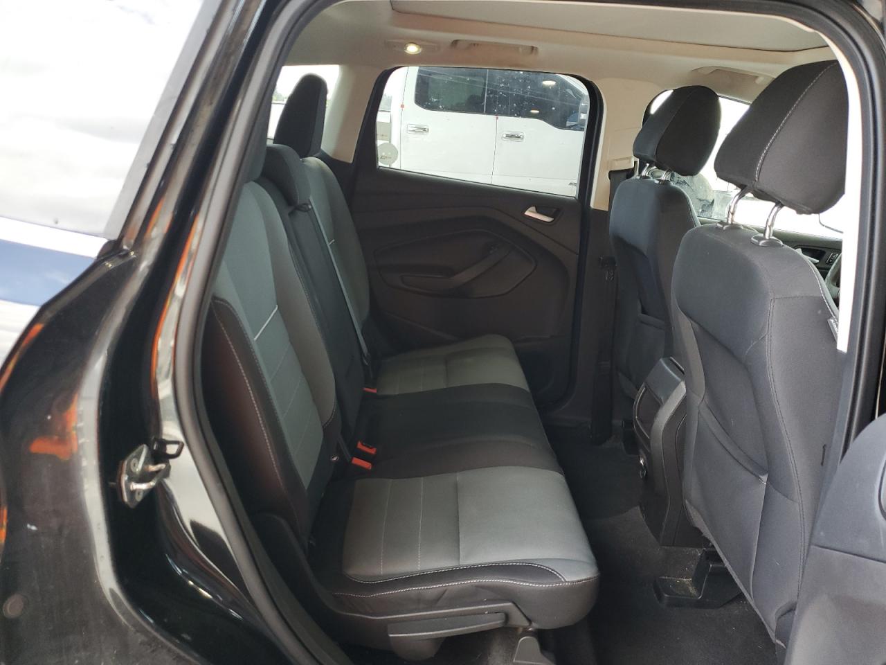 1FMCU9GX2FUB54392 2015 Ford Escape Se