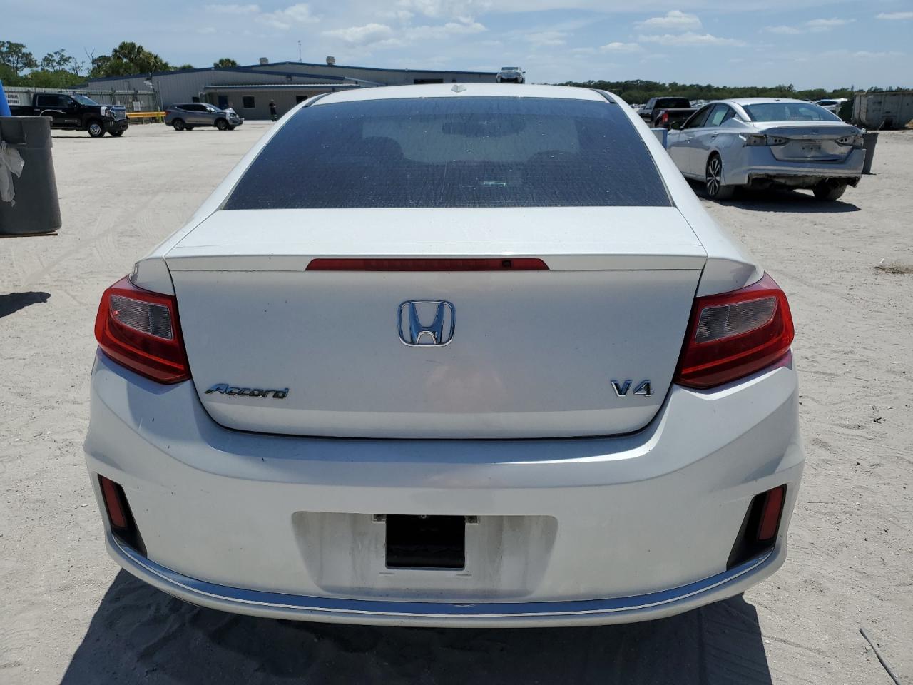 1HGCT1B89EA015113 2014 Honda Accord Ex-L