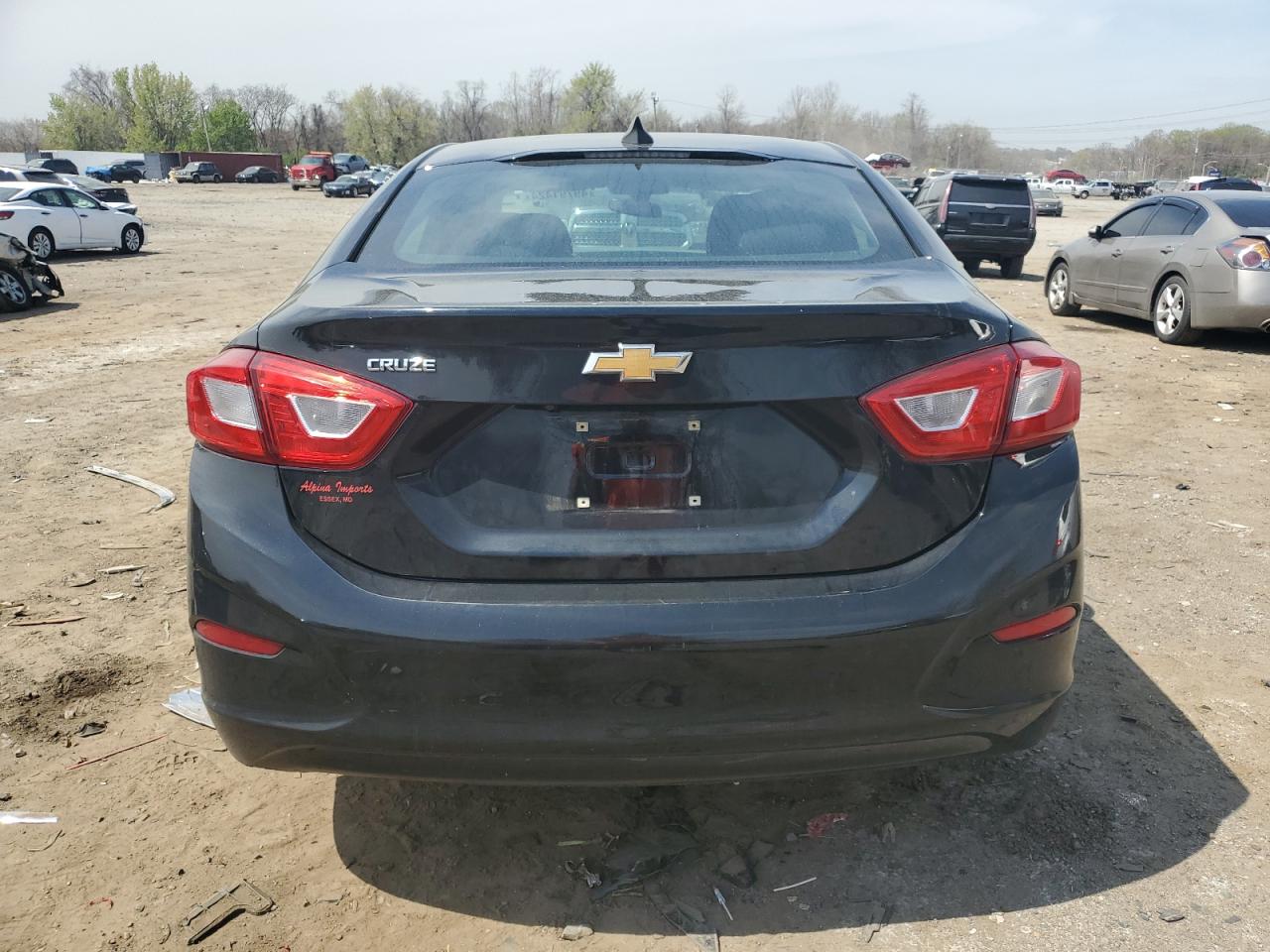 1G1BC5SM4J7114386 2018 Chevrolet Cruze Ls