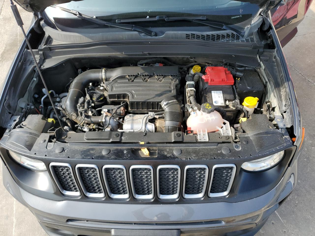 ZACNJDB14NPN48985 2022 Jeep Renegade Latitude