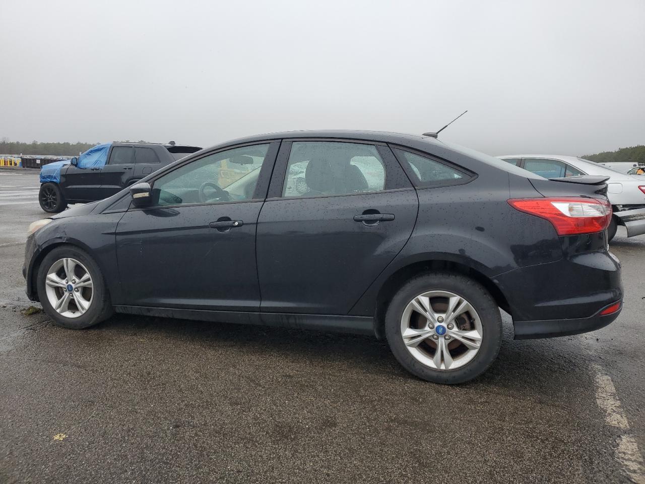 1FAHP3F21CL407326 2012 Ford Focus Se