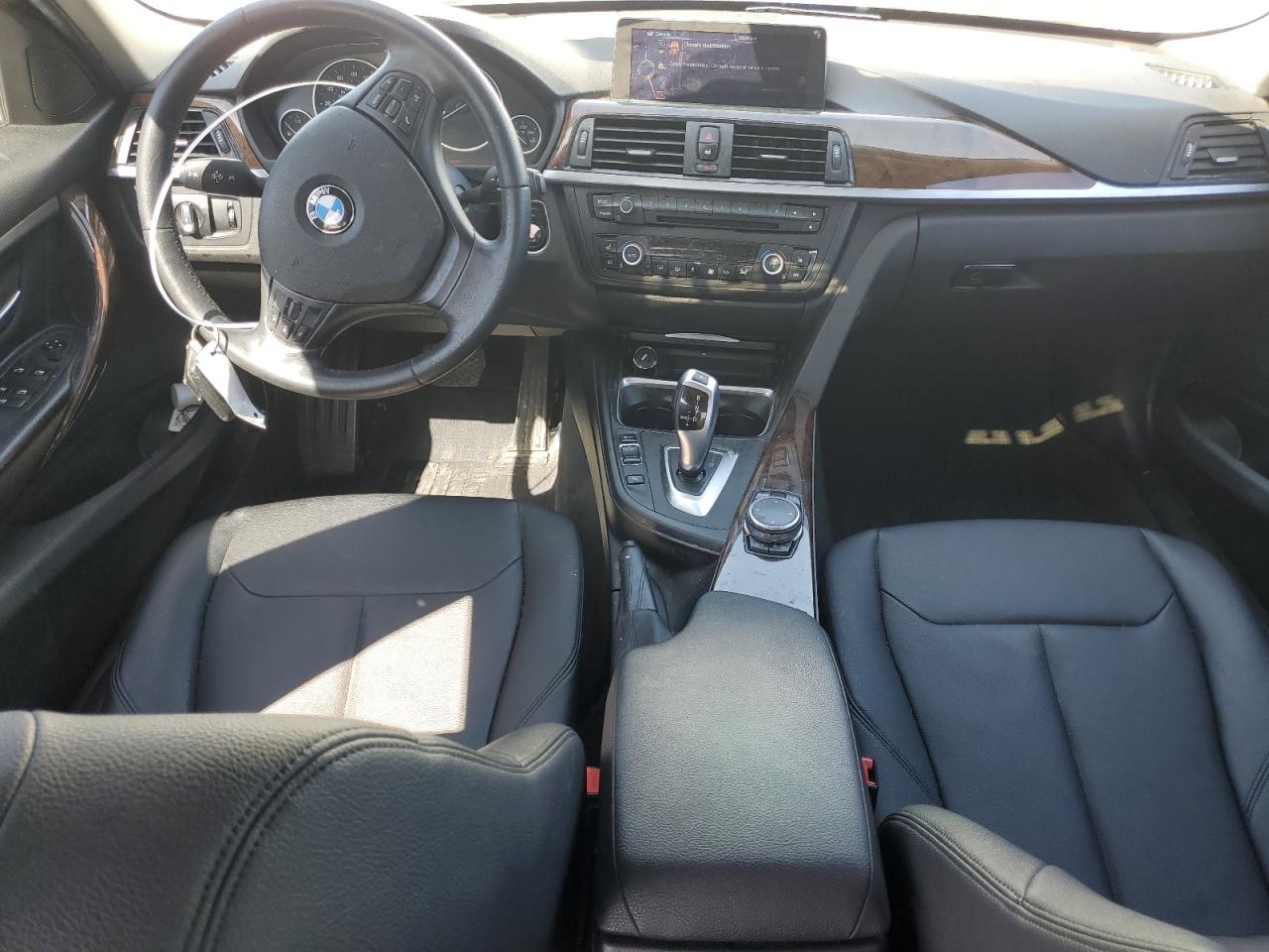 2015 BMW 320 I vin: WBA3B1G53FNT64811