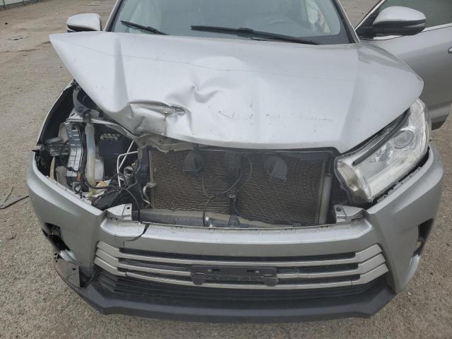 VIN 5TDKZRFH2KS571912 2019 Toyota Highlander, SE no.12