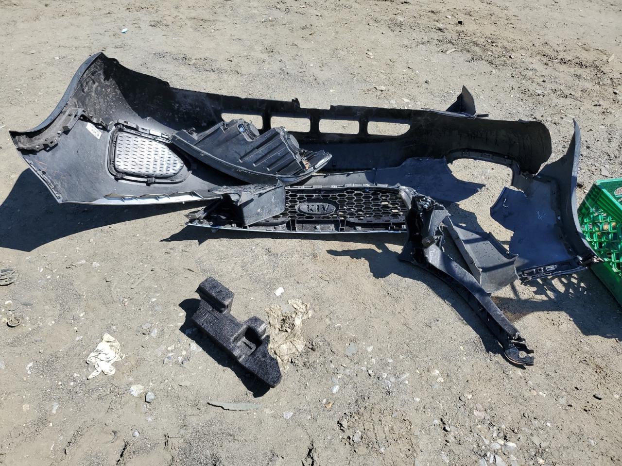 5XYKT3A18CG290947 2012 Kia Sorento Base