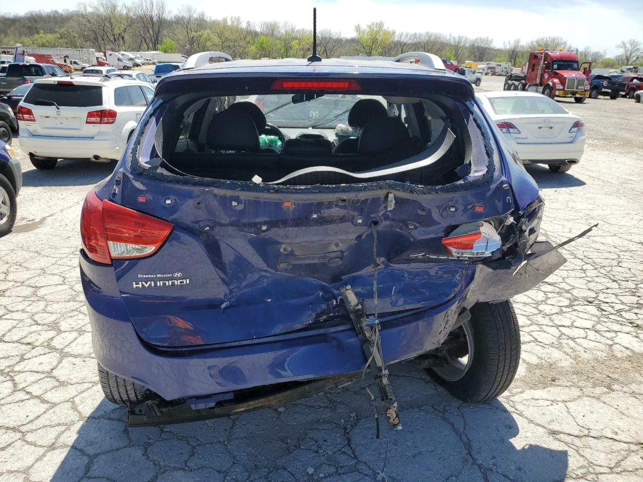 KM8JU3AC2BU169799 2011 Hyundai Tucson Gls