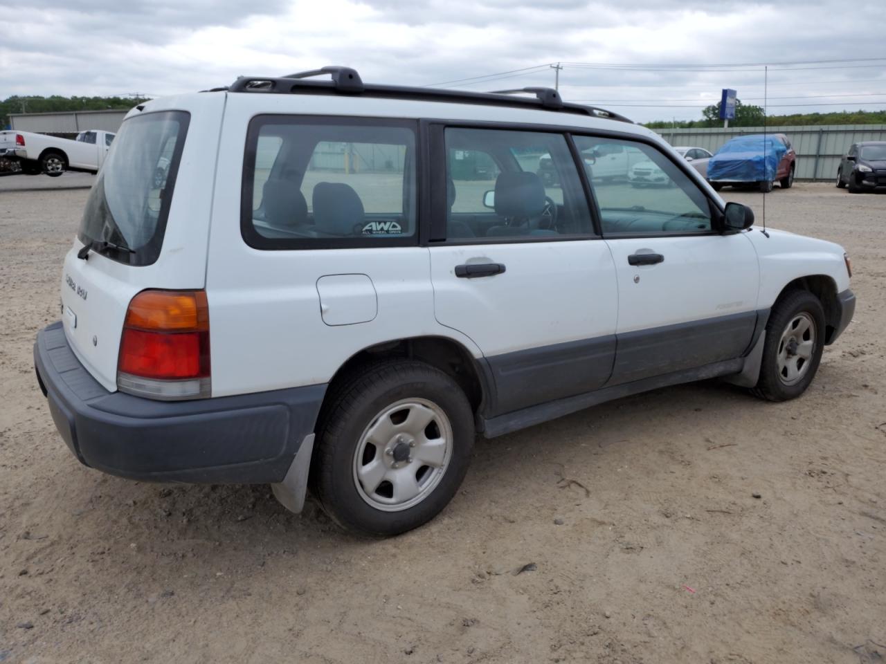 JF1SF6351YH731427 2000 Subaru Forester L