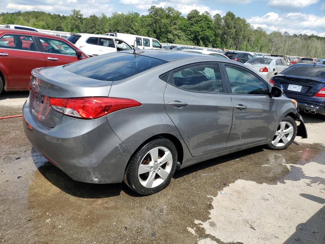 5NPDH4AE3DH380732 2013 Hyundai Elantra Gls