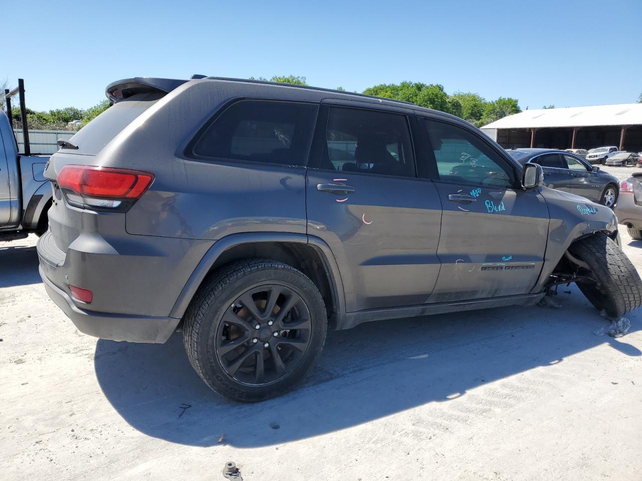 1C4RJFAG9JC449230 2018 Jeep Grand Cherokee Laredo