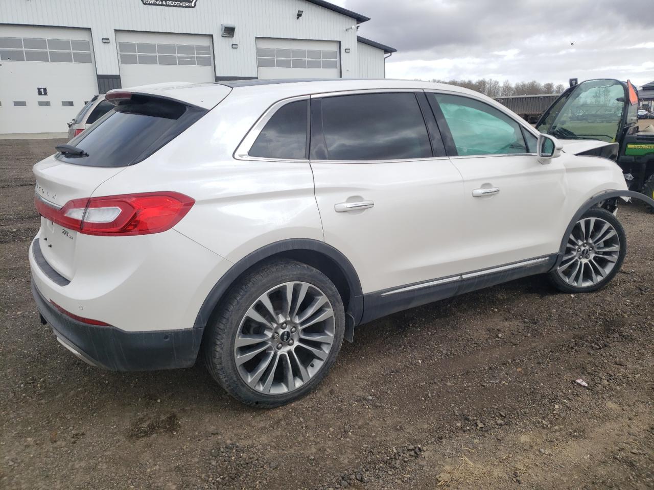 2LMPJ8LP0JBL11124 2018 Lincoln Mkx Reserve