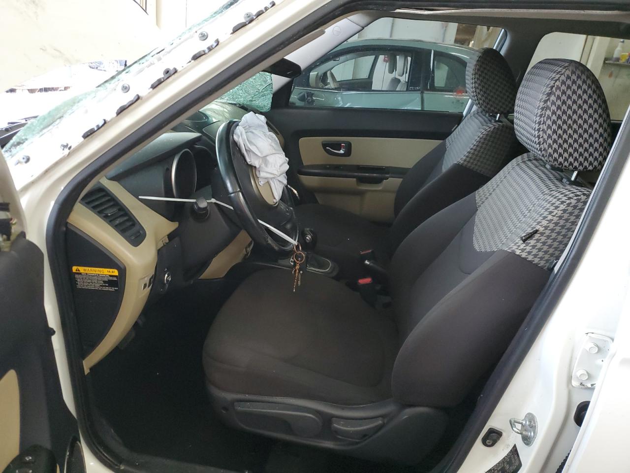 KNDJT2A69D7584129 2013 Kia Soul +