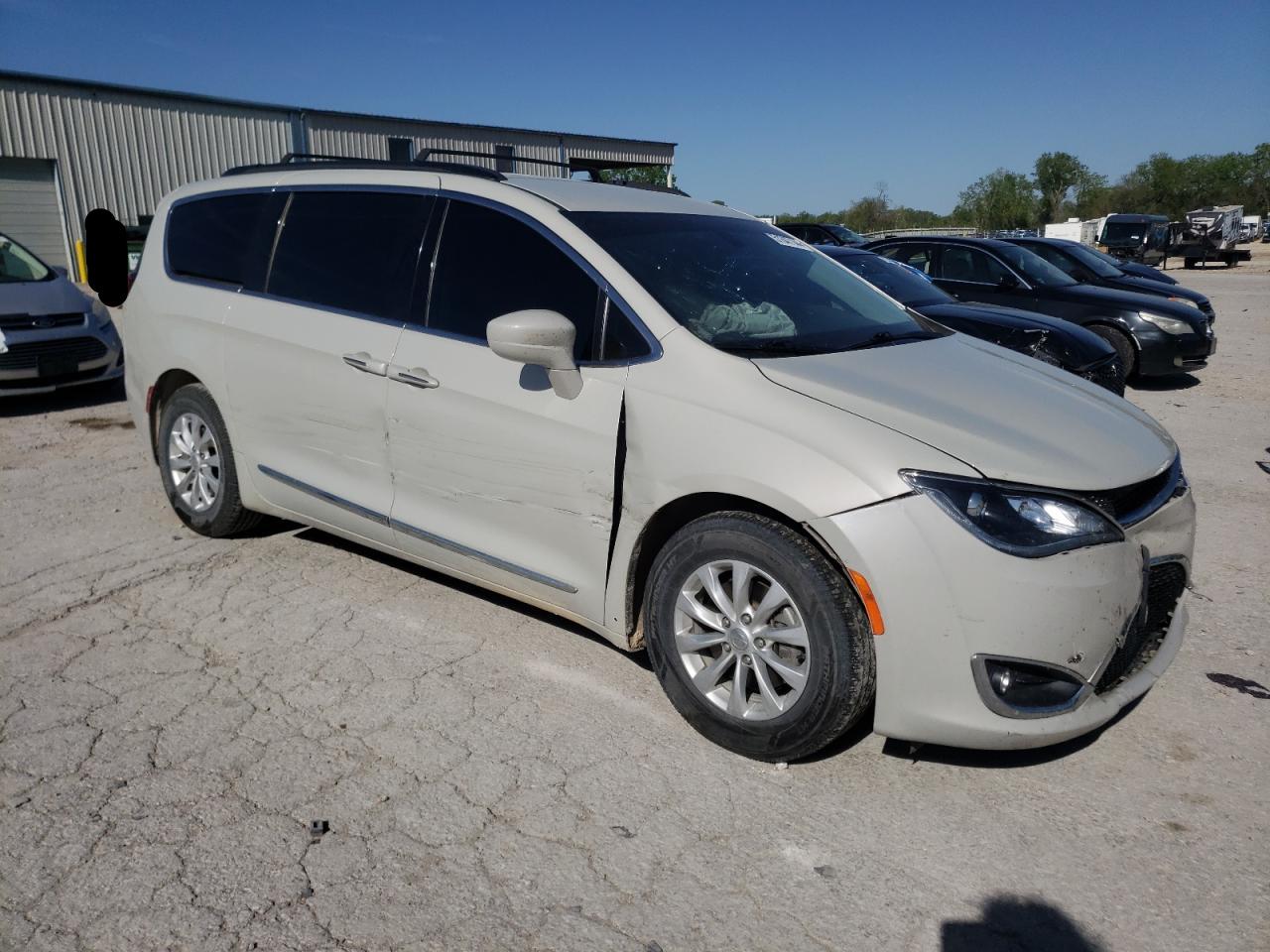 2C4RC1BG8HR795654 2017 Chrysler Pacifica Touring L