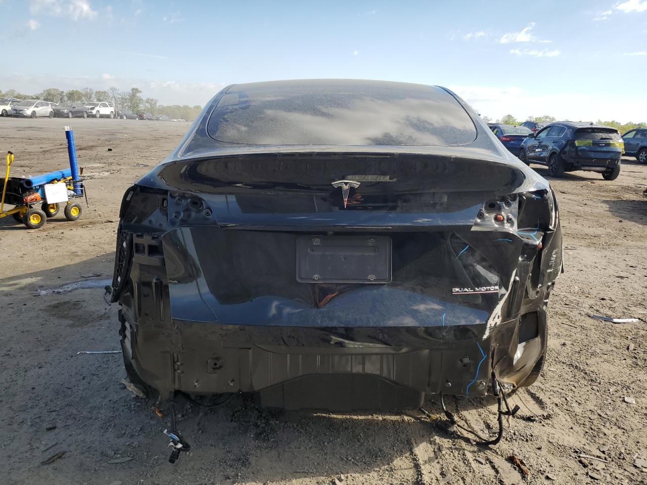 7SAYGDEF1NF415343 2022 Tesla Model Y