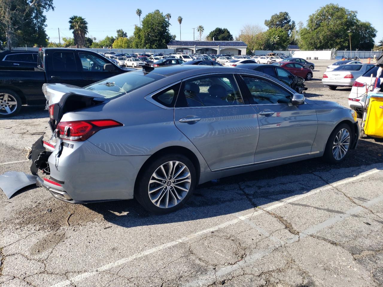 2017 Genesis G80 Base vin: KMHGN4JE3HU173612