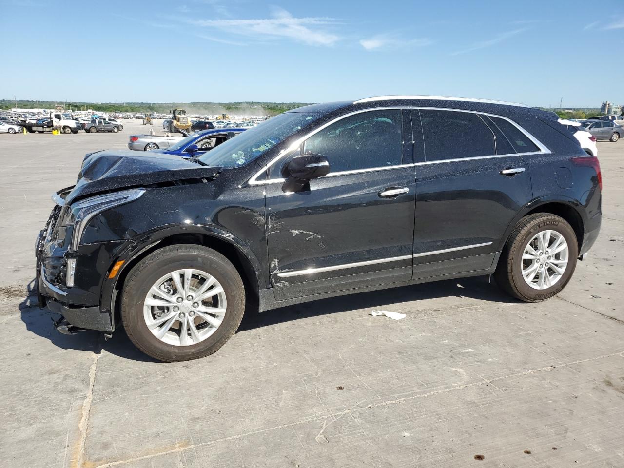 2022 Cadillac Xt5 Luxury vin: 1GYKNAR47NZ144728