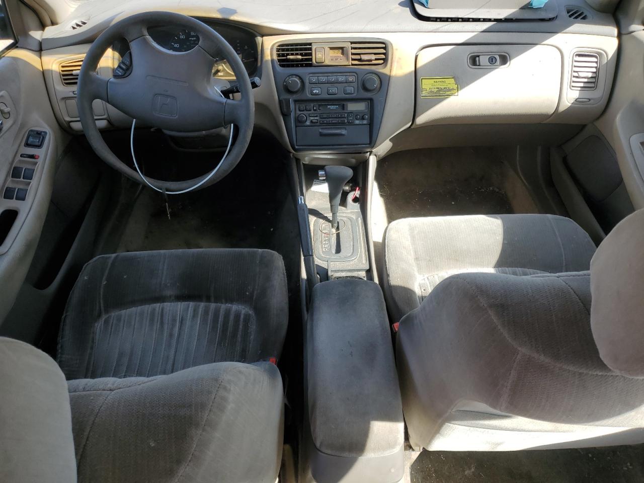 1HGCG5648WA080779 1998 Honda Accord Lx