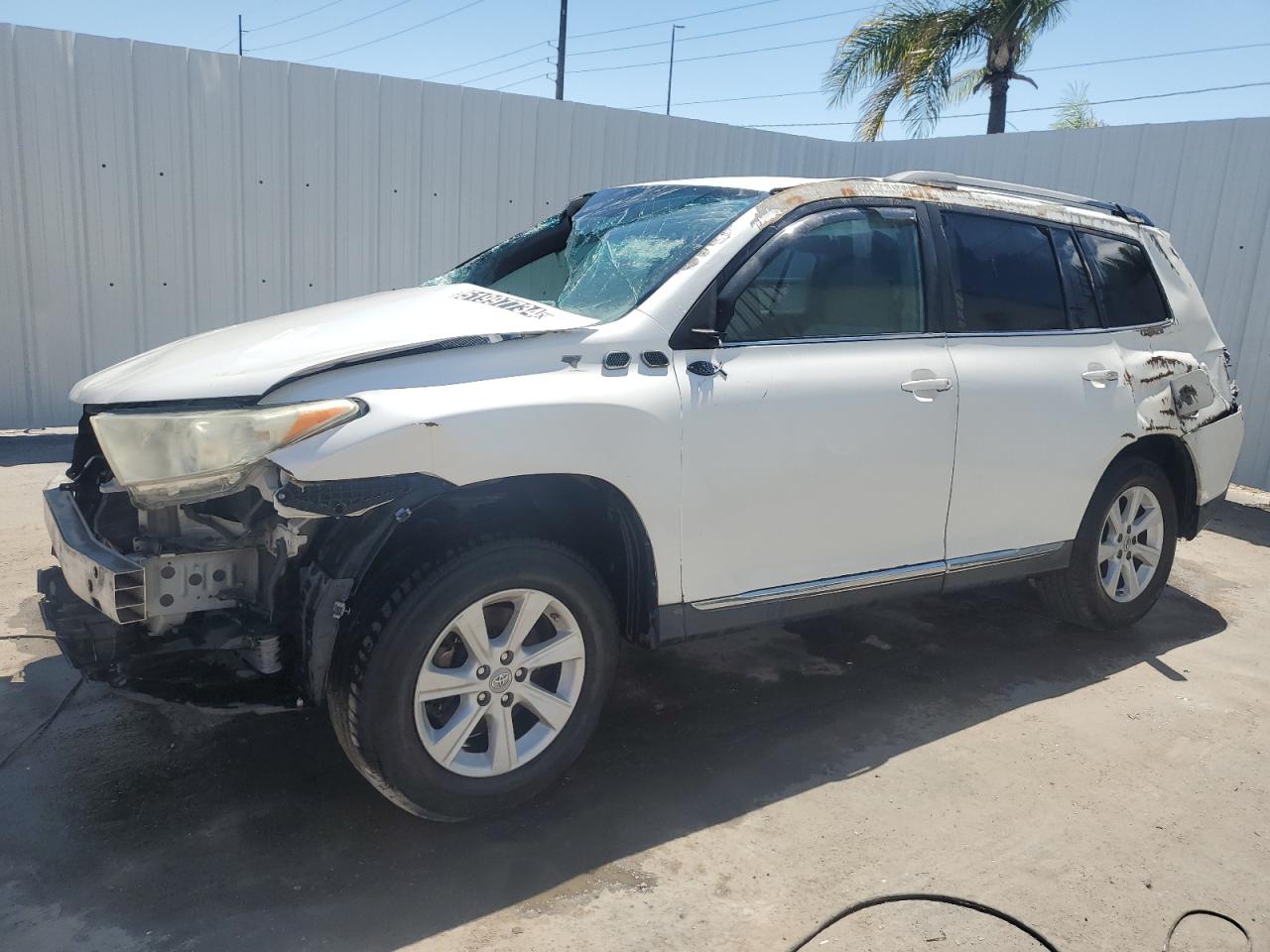 5TDZK3EH9DS102661 2013 Toyota Highlander Base