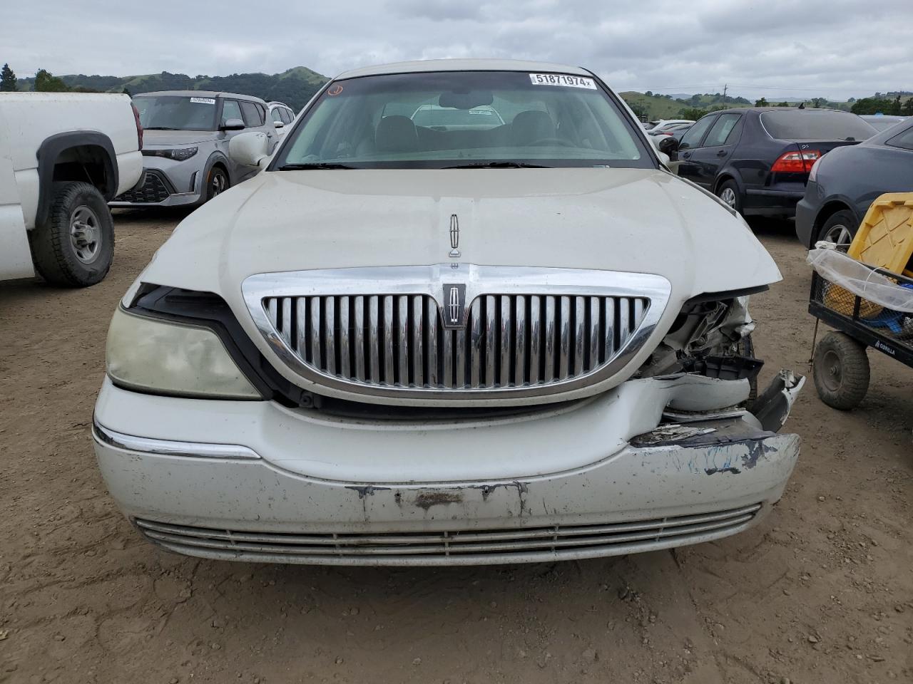 Lot #2501359211 2005 LINCOLN TOWN CAR S