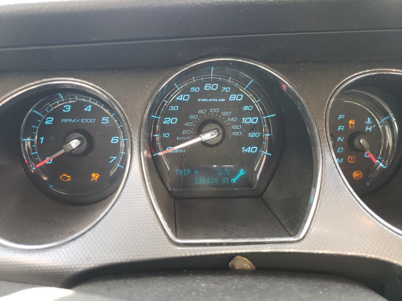 1FAHP2EW2AG130867 2010 Ford Taurus Sel