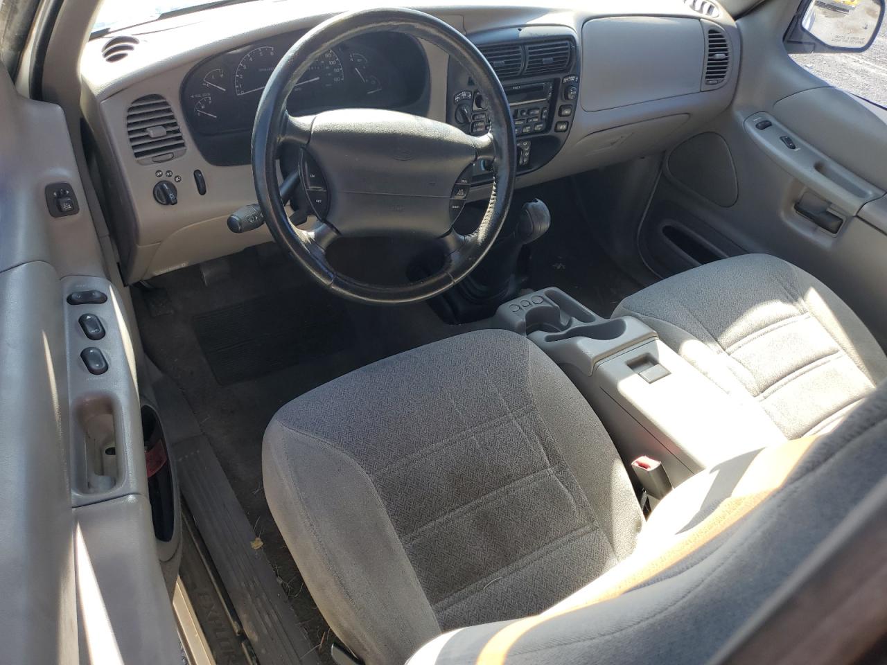 1FMYU24X1XUA66713 1999 Ford Explorer