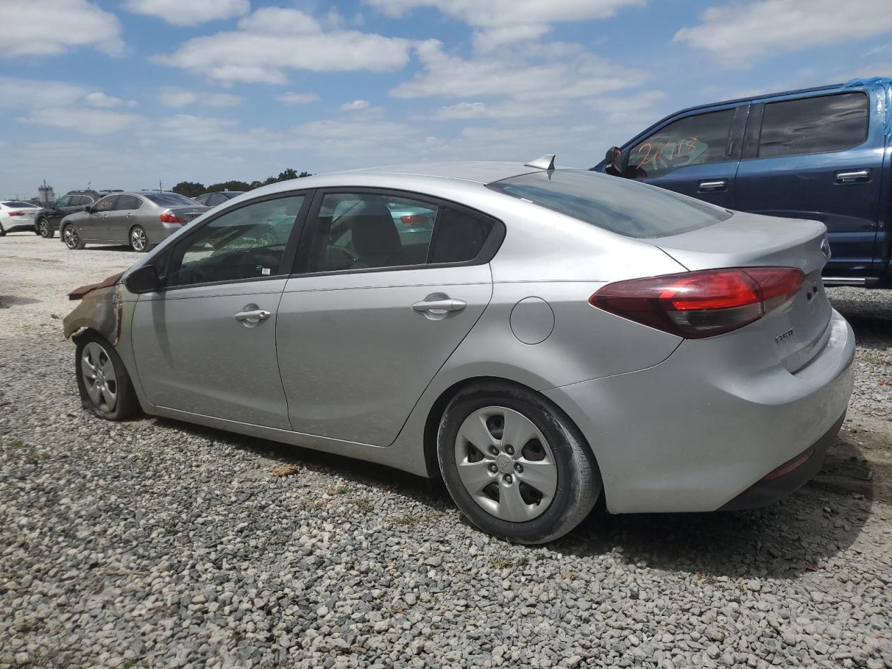 3KPFK4A72HE069332 2017 Kia Forte Lx