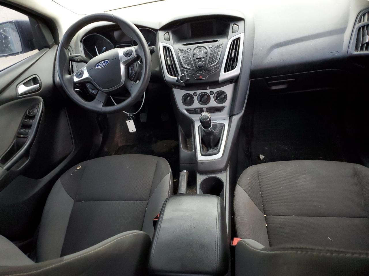 1FAHP3F22CL307607 2012 Ford Focus Se