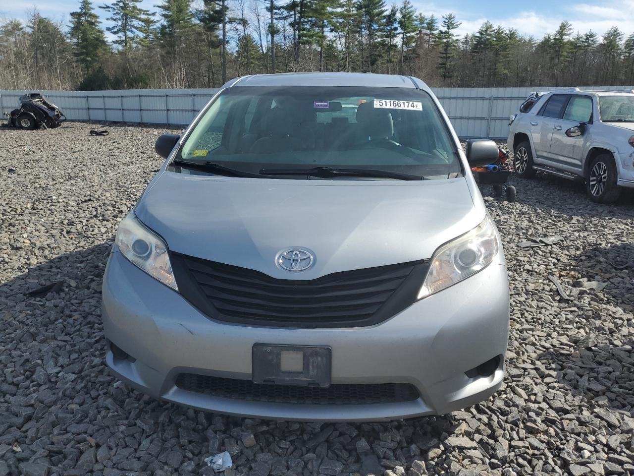 5TDZK3DC6FS625001 2015 Toyota Sienna