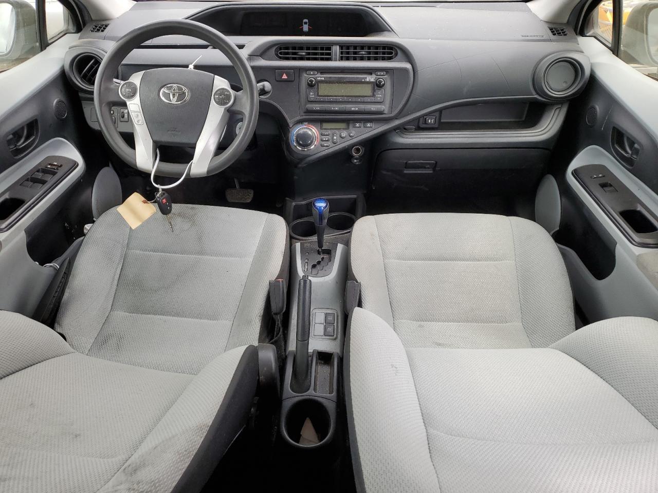 JTDKDTB3XE1574015 2014 Toyota Prius C