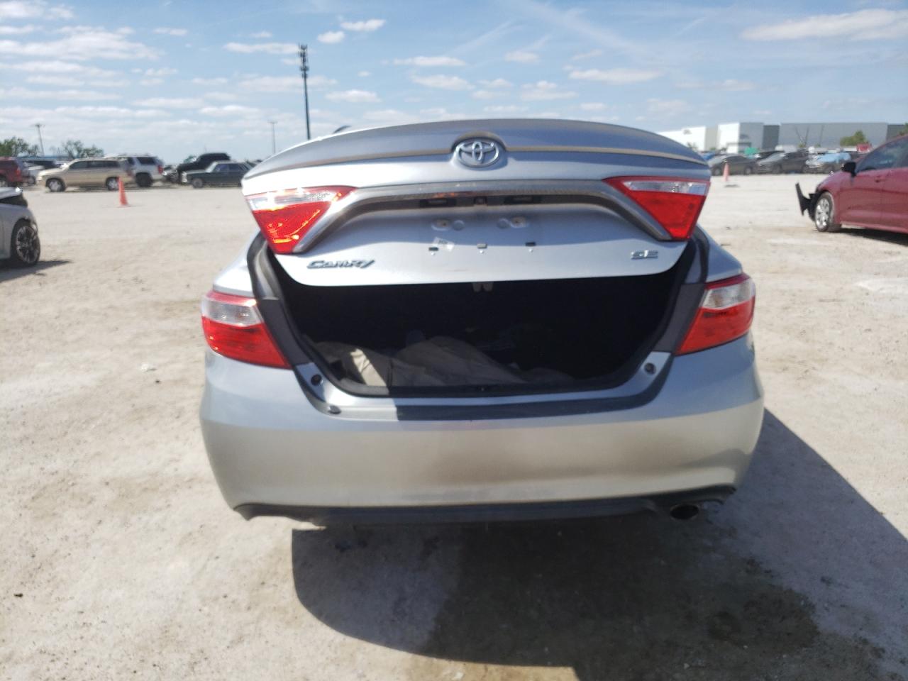 4T1BF1FK1GU223359 2016 Toyota Camry Le