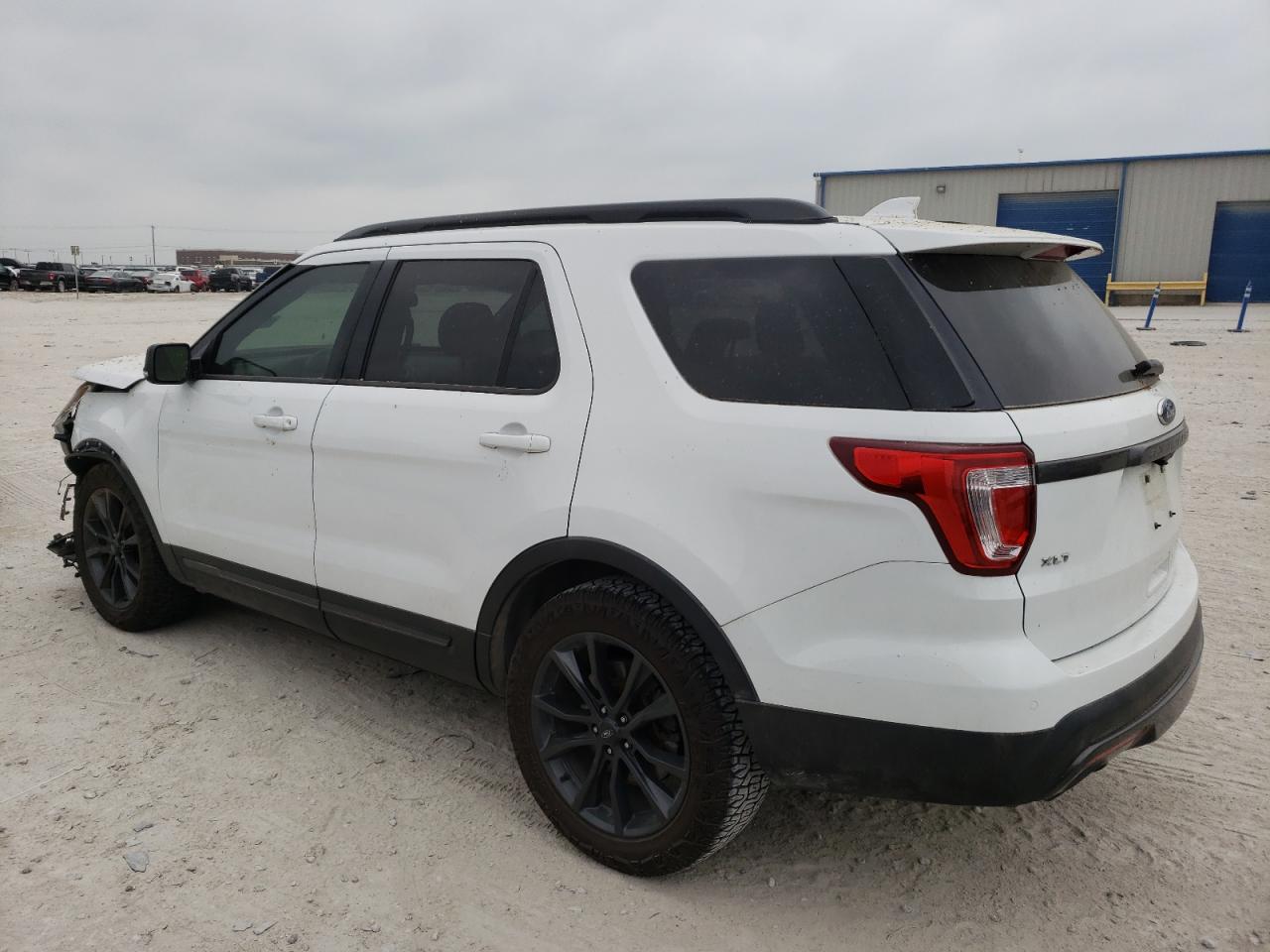 1FM5K7D83HGB90061 2017 Ford Explorer Xlt