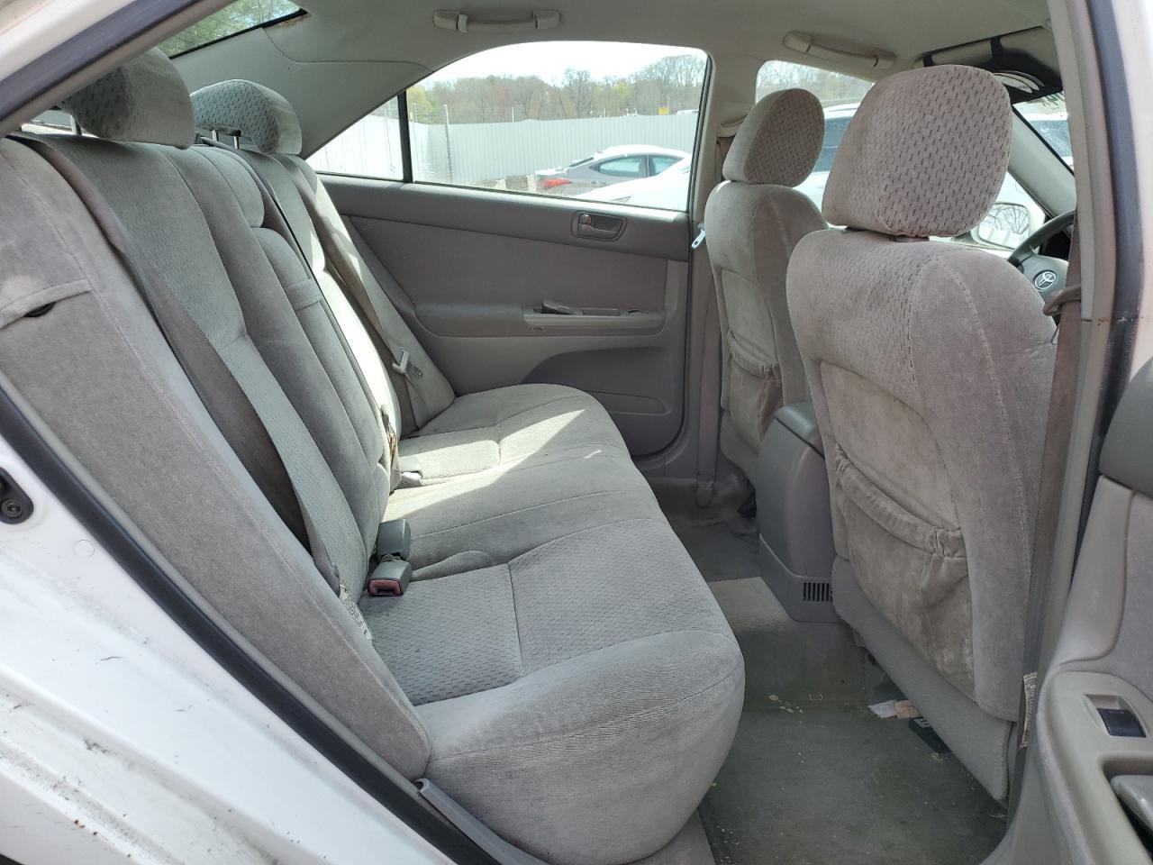 4T1BE32K74U365683 2004 Toyota Camry Le