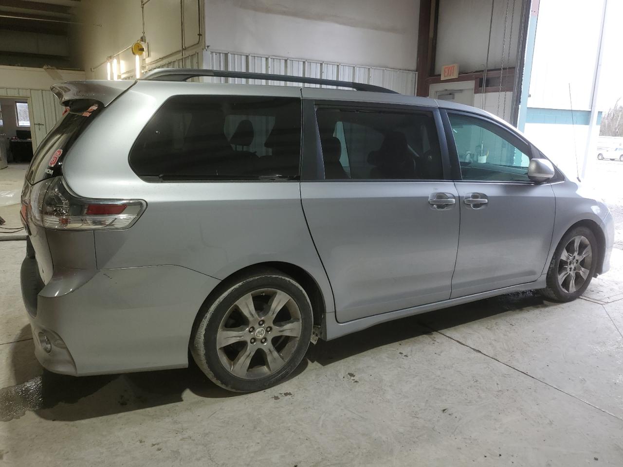 5TDXK3DC1BS043616 2011 Toyota Sienna Sport