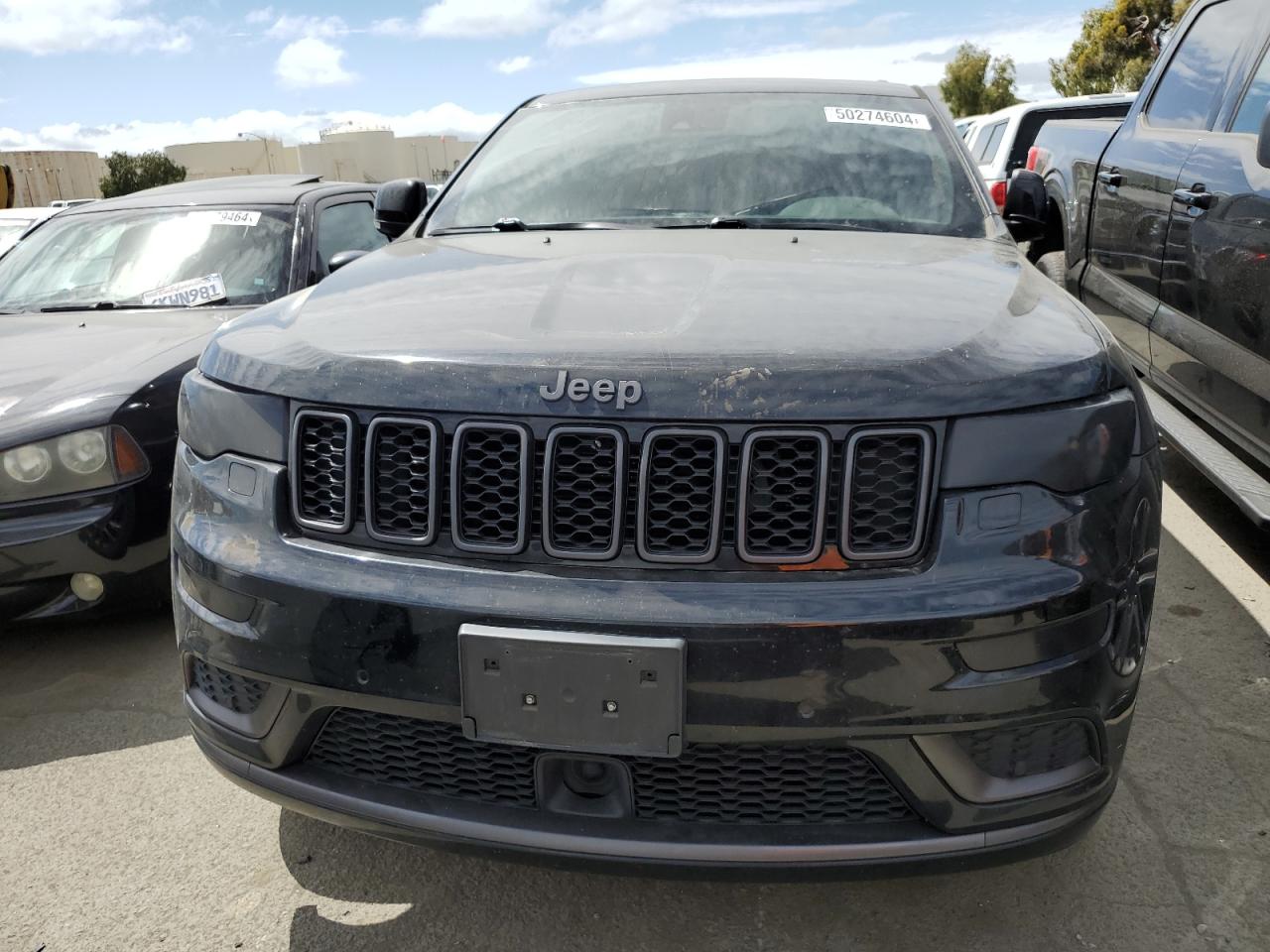 1C4RJECGXKC581051 2019 Jeep Grand Cherokee Overland