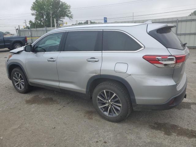 VIN 5TDKZRFH2KS571912 2019 Toyota Highlander, SE no.2