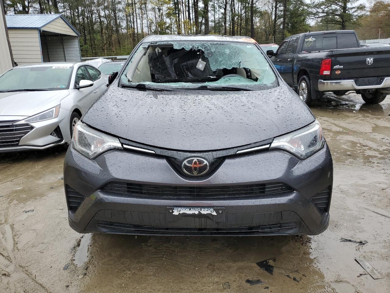 JTMBFREVXJJ194161 2018 Toyota Rav4 Le