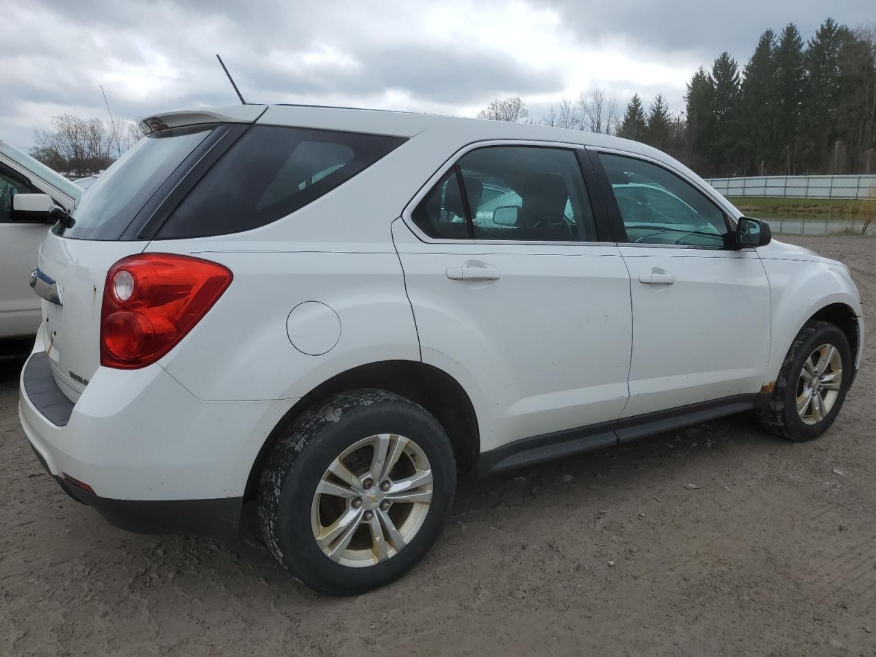 2015 Chevrolet Equinox Ls vin: 2GNFLEEK8F6385890